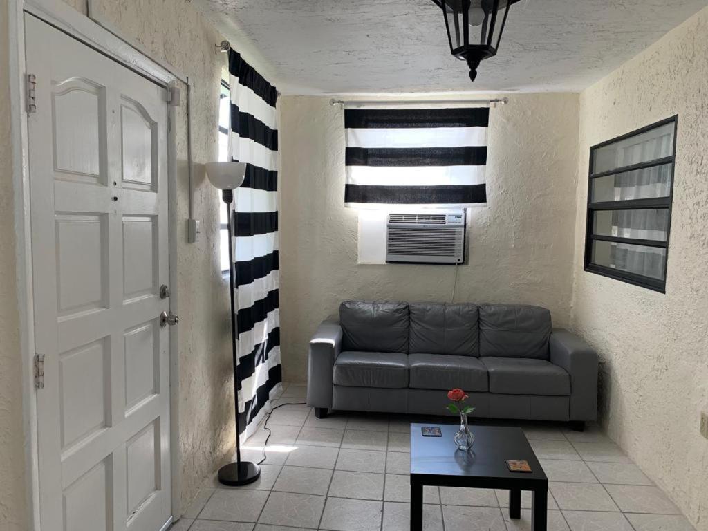 Huge Private Room, Near The Airport - Free Parking - 01 Miami Bagian luar foto